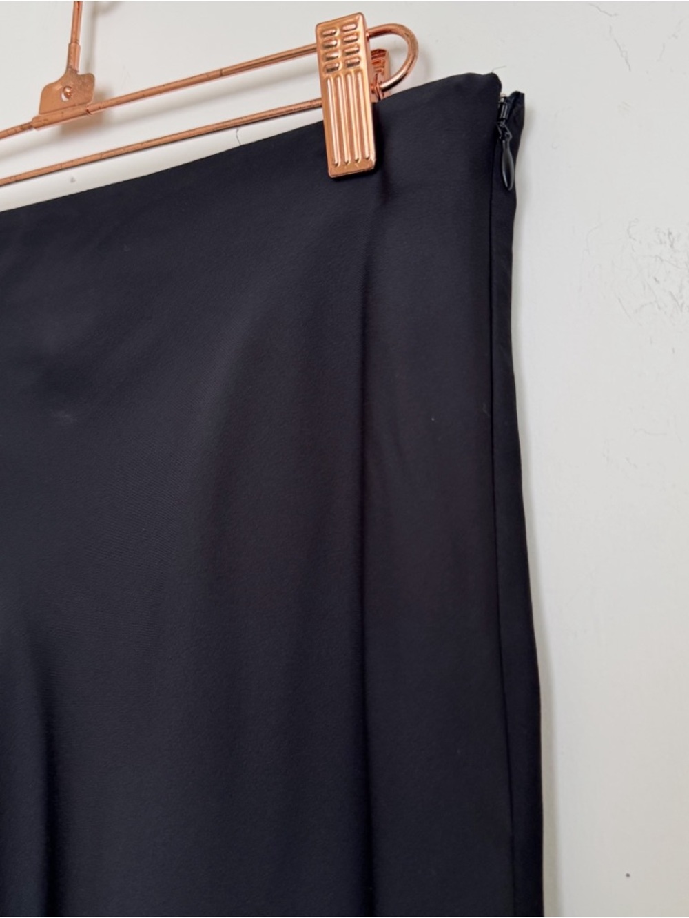 Black Midi satin slip Skirt - Picture 3 of 7